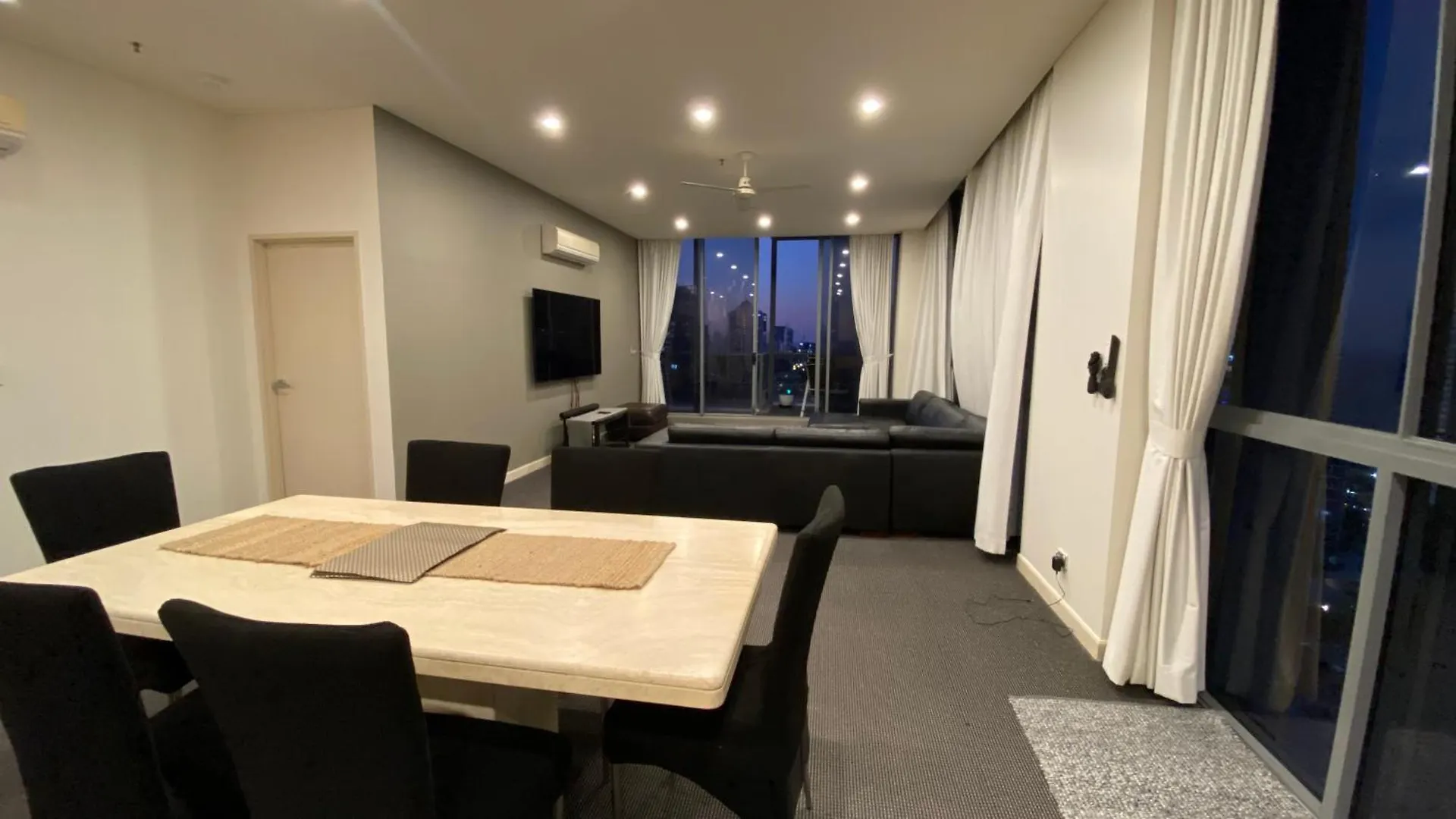 Solaire Apartments Gold Coast Apart Otel